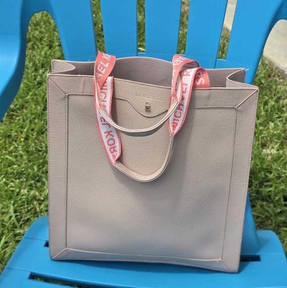 Michael Kors Rose Gold Tote HandBag Pink White Top Handle Women Leather - Picture 11 of 16